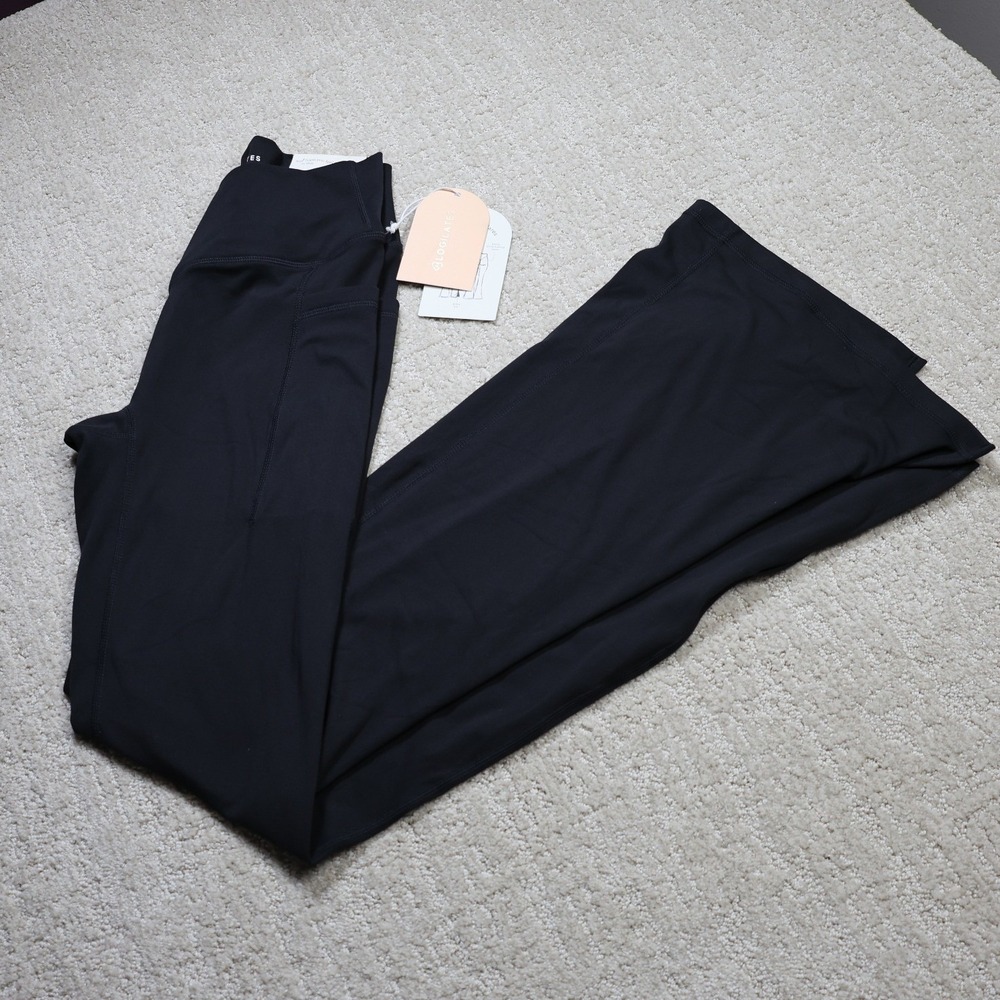 Blogilates Crisscross Flares Black V-Waist Yoga Pants Pockets 214201782 C1110 M